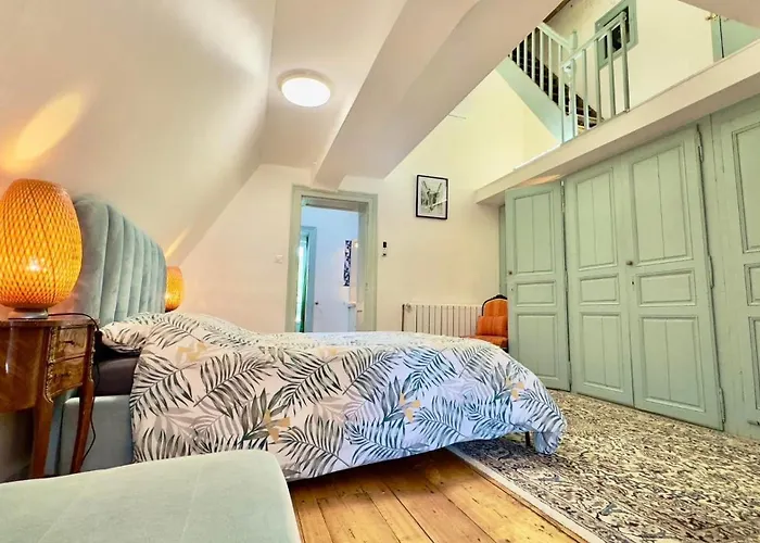 T2 De Charme Dans Un Chateau