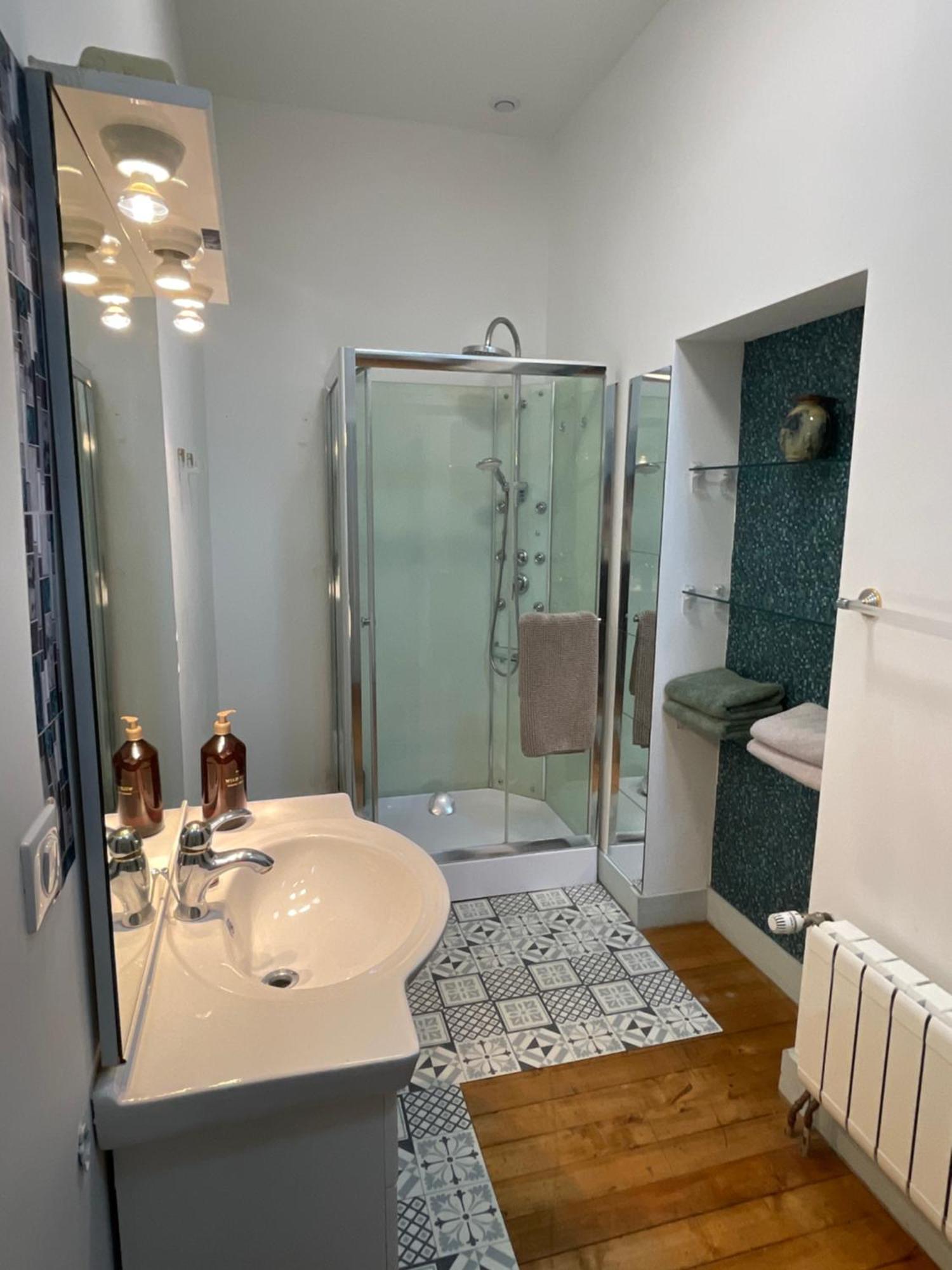 Apartment T2 De Charme Dans Un Chateau *